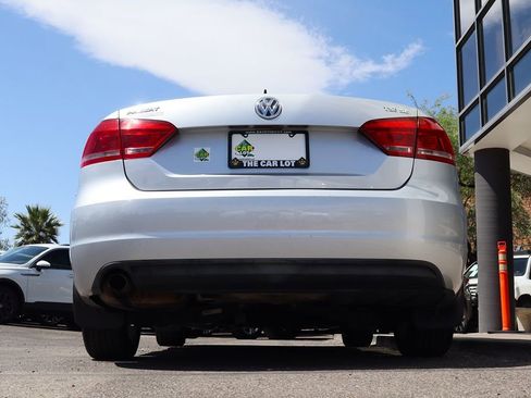 Used 2015 Volkswagen Passat 1.8T SE image 12
