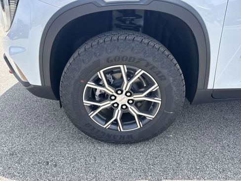 New 2026 GMC Acadia AT4 w/ Luxury Package AWD/4WD image 10