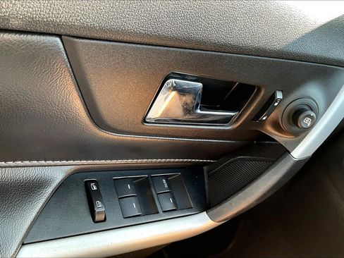 Used 2011 Ford Edge SE FWD image 31