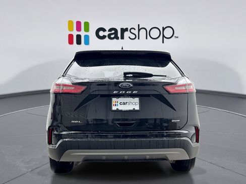 Used 2023 Ford Edge SEL w/ Convenience Package image 4