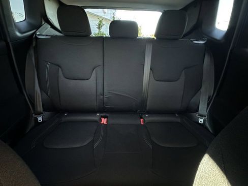 Used 2020 Jeep Renegade Sport image 13