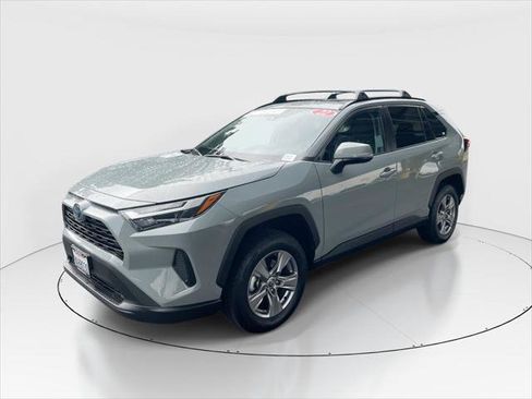 Certified 2022 Toyota RAV4 XLE w/ Convenience Package AWD/4WD image 1