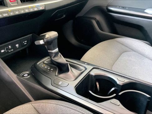 Used 2025 Kia K4 FWD image 11