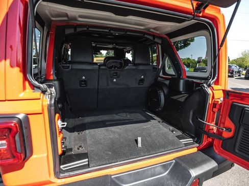 Used 2024 Jeep Wrangler Unlimited Rubicon AWD/4WD image 37