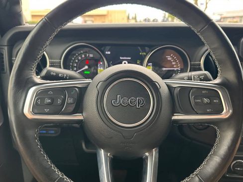 Used 2023 Jeep Wrangler Unlimited Sahara w/ Cold Weather Group AWD/4WD image 25