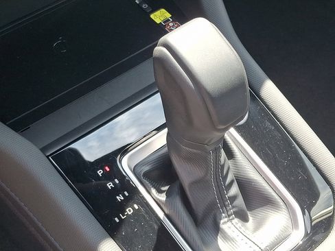 Used 2025 Subaru Forester Premium w/ Convenience Package #1 image 15