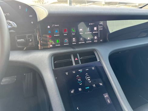 Used 2022 Porsche Taycan 4 Cross Turismo image 20