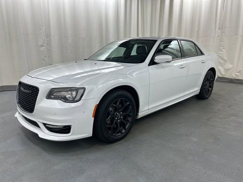 Used 2023 Chrysler 300 Touring L w/ Popular Equipment Group image 2