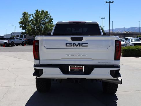 Used 2024 GMC Sierra 3500 Denali Ultimate AWD/4WD image 5