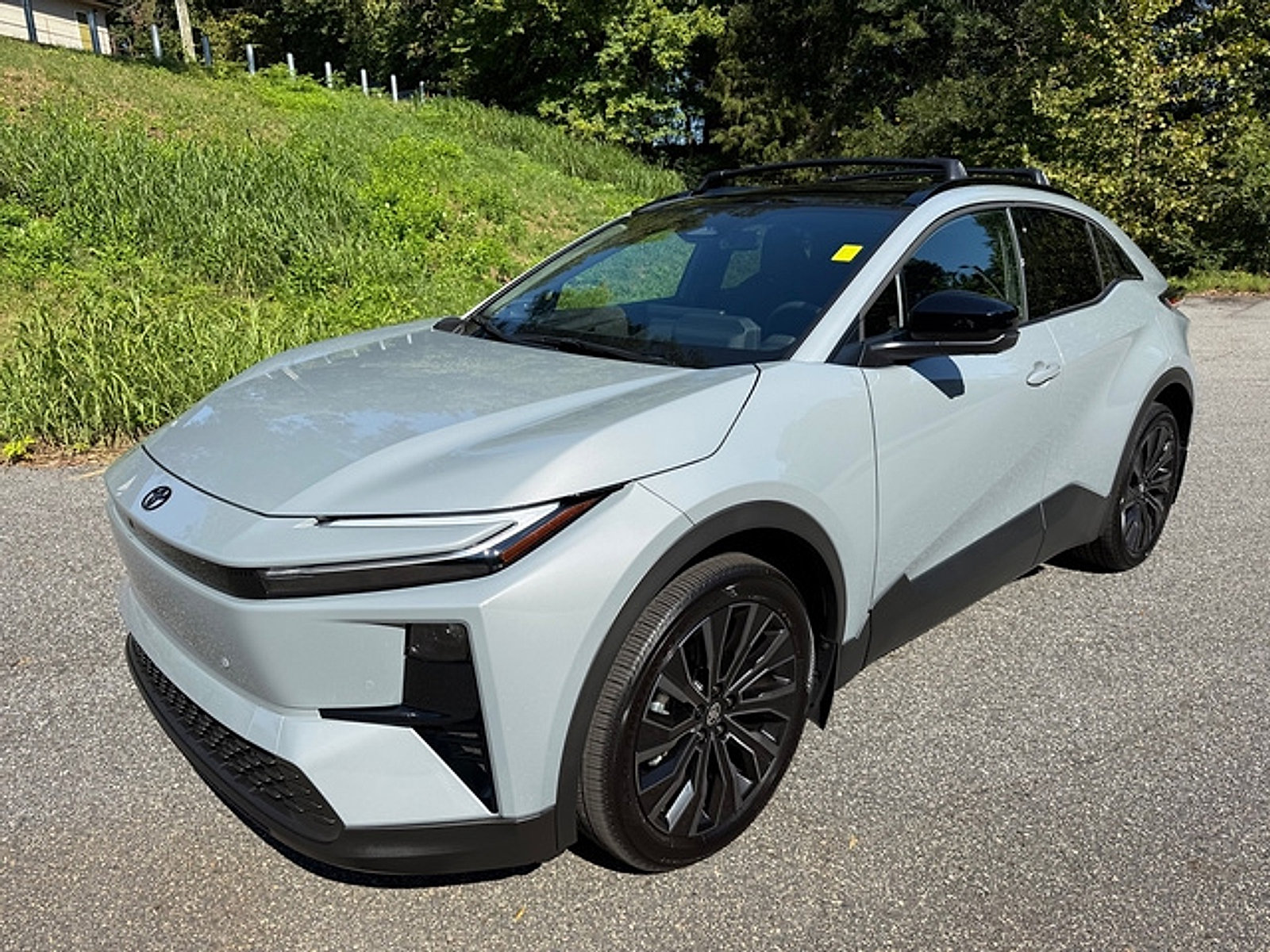 Used 2026 Toyota C-HR w/ Cold Weather Package AWD/4WD image 2