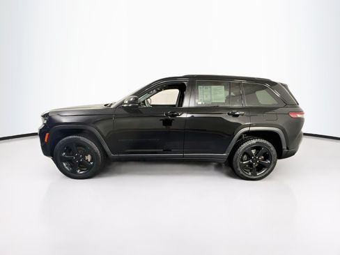 Used 2023 Jeep Grand Cherokee Altitude AWD/4WD image 8