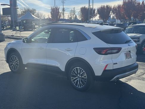 Used 2024 Ford Escape SE image 26