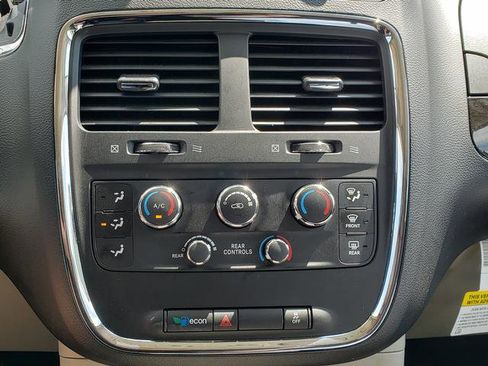 Used 2015 Dodge Grand Caravan SE w/ Quick Order Package 29E SE image 23