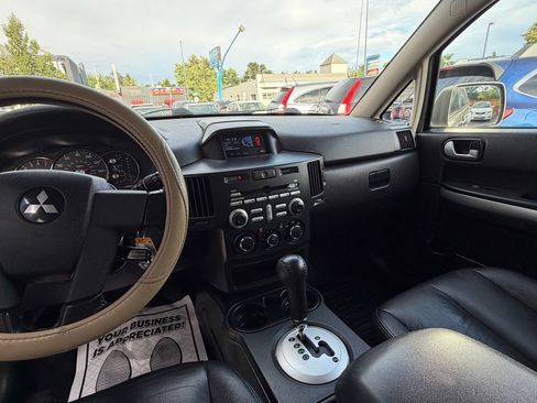 Used 2008 Mitsubishi Endeavor SE AWD/4WD image 7