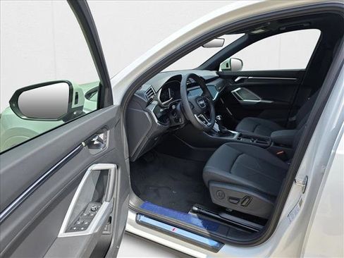 New 2025 Audi Q3 2.0T Premium image 14