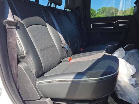 New 2026 RAM 2500 Laramie AWD/4WD image 12