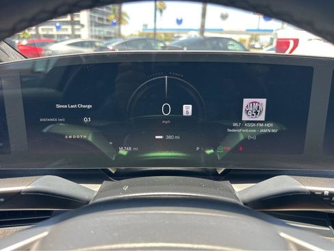 Used 2025 Lucid Air Touring AWD/4WD image 21