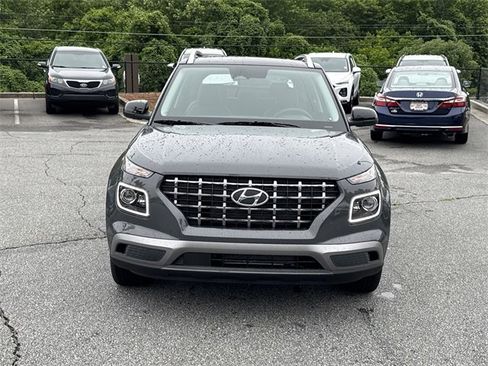 New 2025 Hyundai Venue Limited image 2