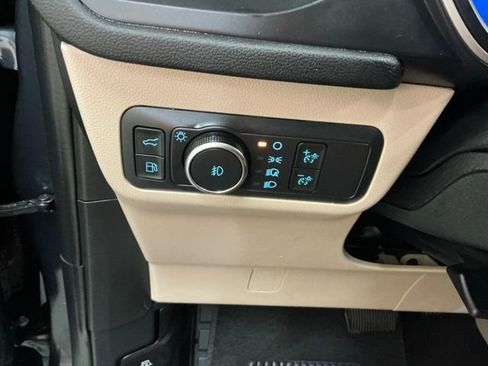 Used 2022 Ford Escape SEL w/ Technology Package FWD image 21