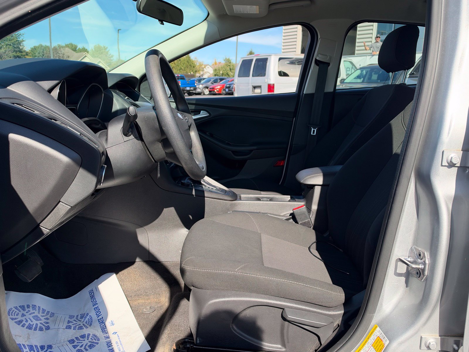 Used 2018 Ford Focus SE FWD image 12