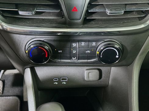 Used 2025 Buick Encore GX Preferred image 23