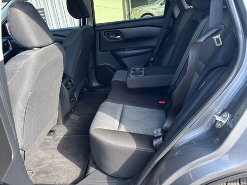 Used 2024 Nissan Rogue SV image 10