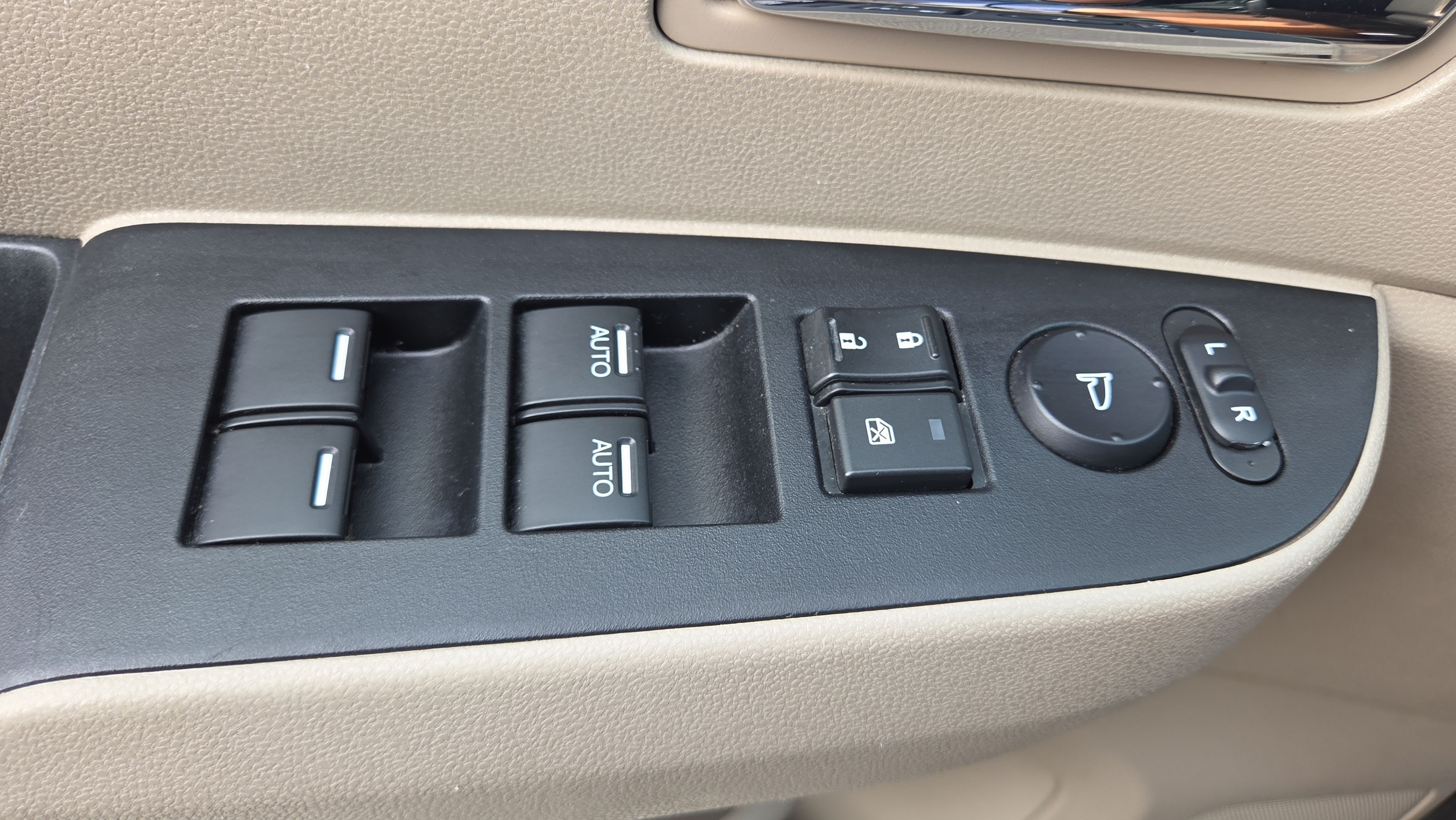 Used 2016 Honda Odyssey Touring Elite image 33