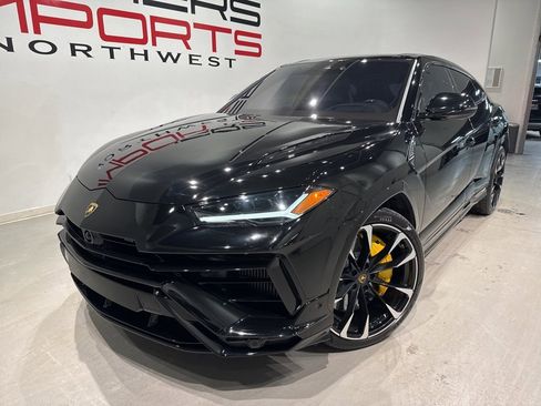 Used 2024 Lamborghini Urus S image 2