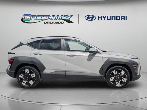 Used 2024 Hyundai Kona SEL FWD image 9