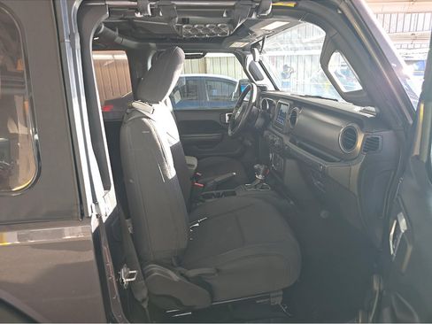 Used 2022 Jeep Wrangler Sport AWD/4WD image 8