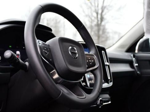 Certified 2025 Volvo XC40 B5 Plus image 11