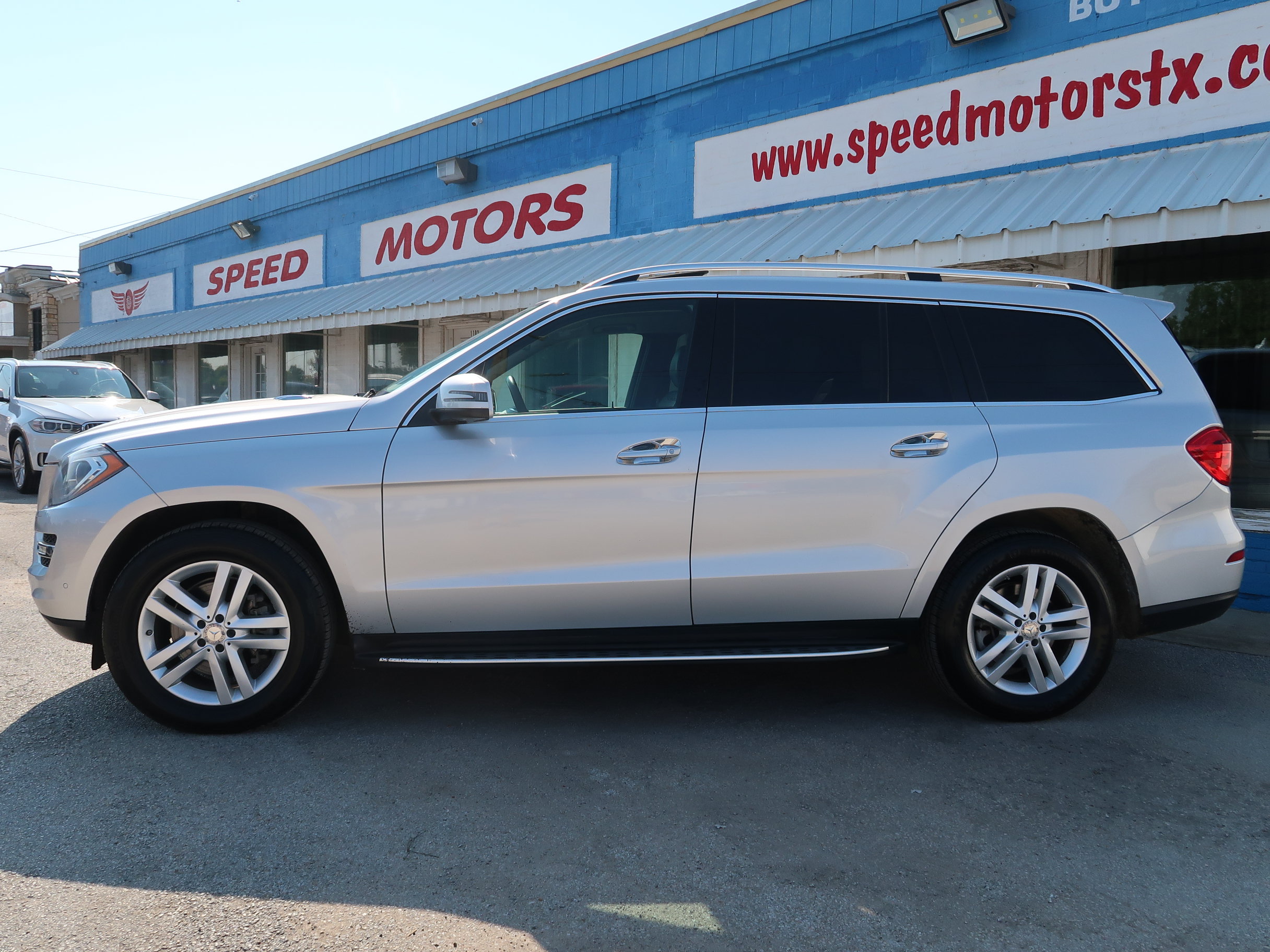 Used 2014 Mercedes-Benz GL 350 BlueTEC 4MATIC image 3