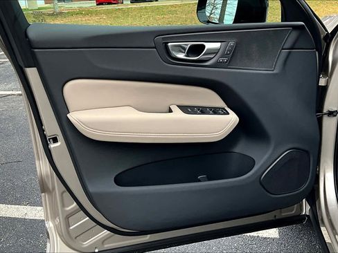 New 2026 Volvo XC60 B5 Core w/ Protection Package Premier image 11