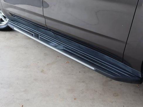 Used 2021 Chevrolet Suburban LT image 13