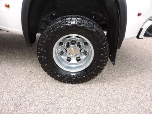 Used 2024 Chevrolet Silverado 3500 High Country w/ High Country Premium Package AWD/4WD image 14