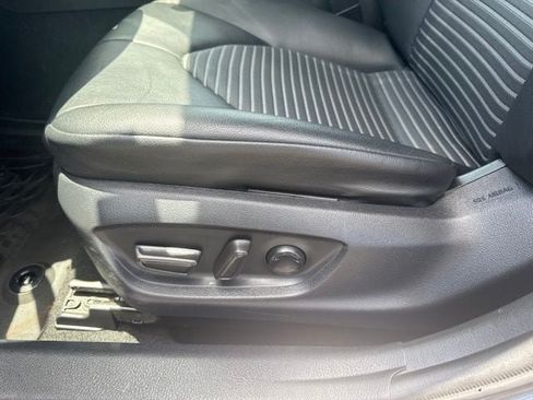 Used 2023 Toyota Camry SE FWD image 14