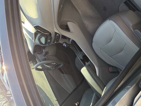 Used 2017 Chevrolet Volt LT w/ Comfort Package image 17