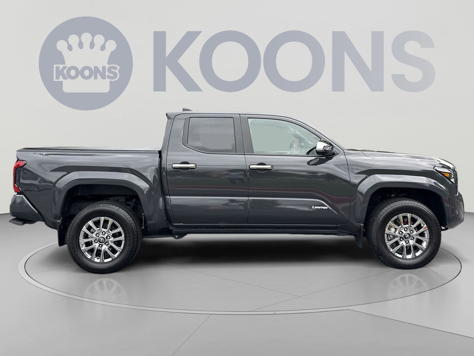 Used 2024 Toyota Tacoma Limited w/ Limited Package (LT) AWD/4WD image 8