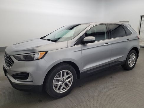 Used 2024 Ford Edge SEL image 2