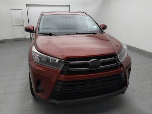 Used 2019 Toyota Highlander SE AWD/4WD image 14