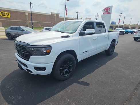 Used 2020 RAM 1500 4x4 Crew Cab image 7