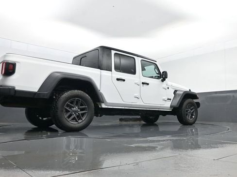 Used 2025 Jeep Gladiator Sport image 22