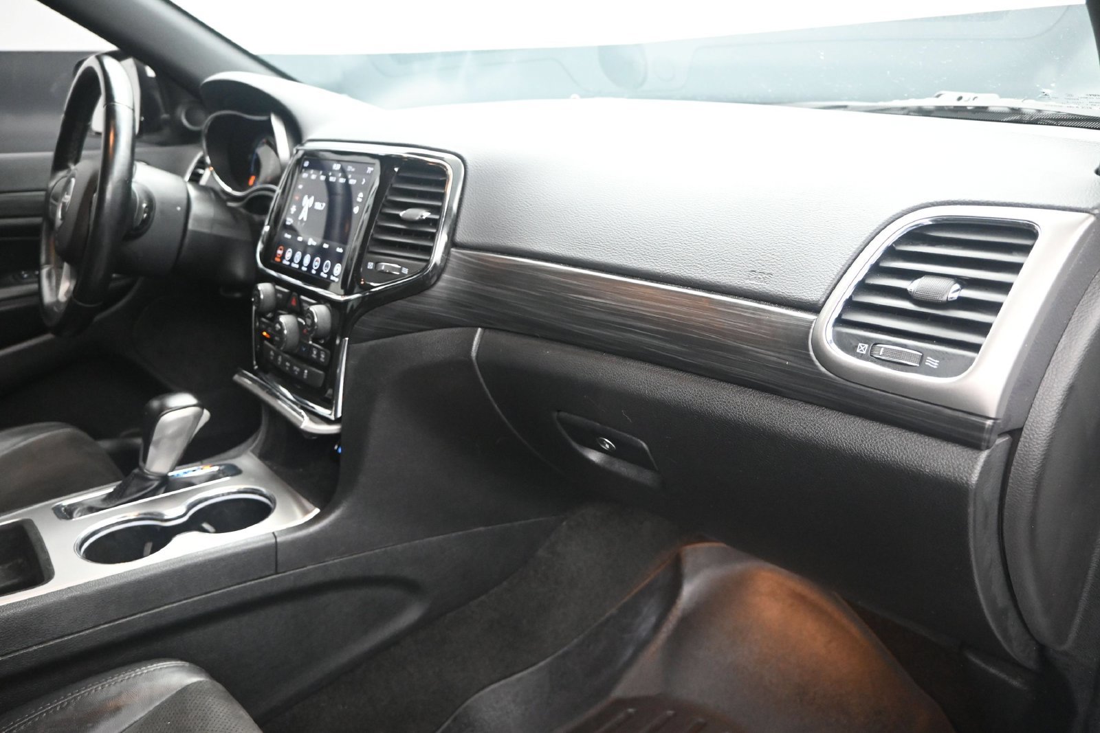 Used 2022 Jeep Grand Cherokee Laredo X RWD image 24