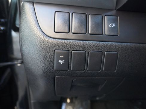 Used 2015 Toyota Highlander XLE image 25