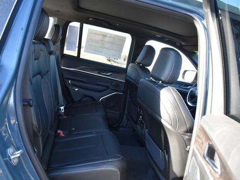 New 2026 Jeep Grand Cherokee Limited w/ Limited Altitude Package AWD/4WD image 28