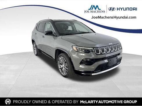 Used 2022 Jeep Compass Limited w/ Elite Group AWD/4WD image 2
