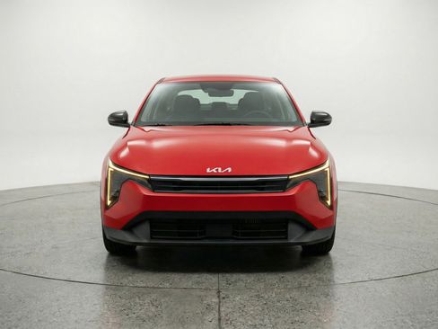 Used 2025 Kia K4 LXS image 2