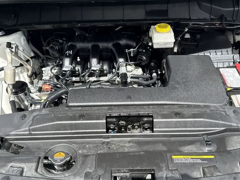 Used 2025 Nissan Pathfinder SV FWD image 12