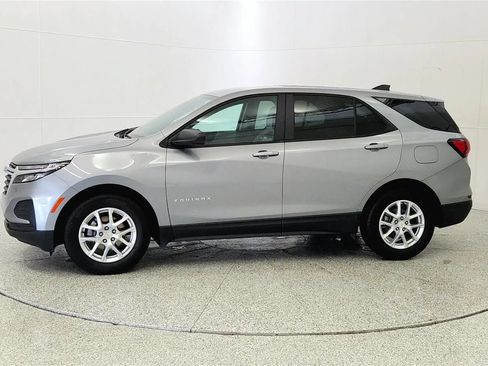 Used 2024 Chevrolet Equinox LS w/ LS Convenience Package FWD image 4