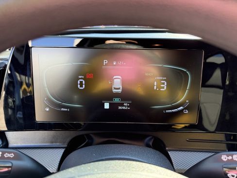 Used 2023 Kia Sportage LX image 18